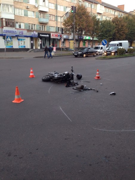 «Ауді» із квасилівчанкою за кермом зіткнулося з мотоциклом