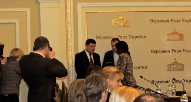 Гройсман нагородив квасилівську виховательку2